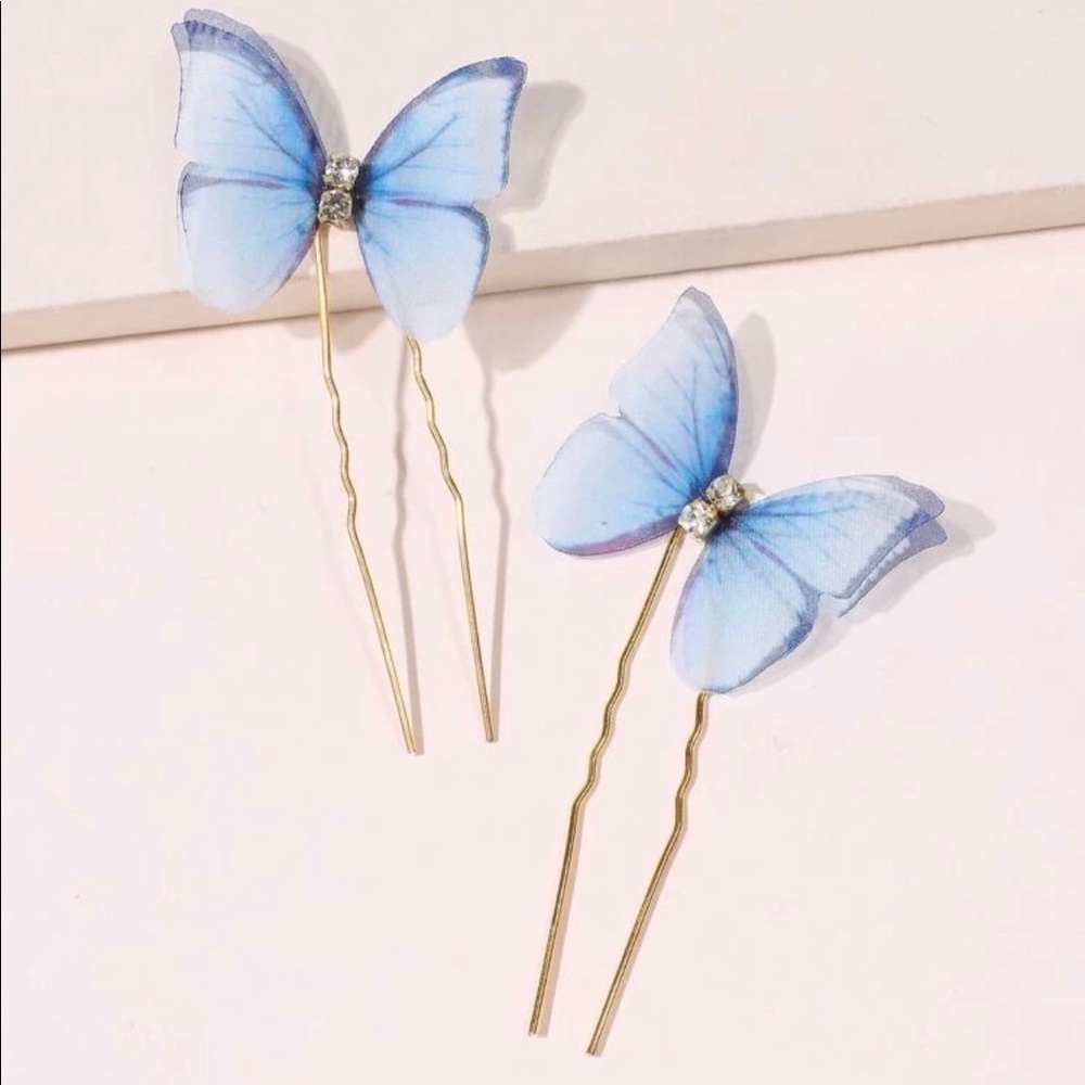 ✨🛍✨NWT Butterfly Decor Hair Pins